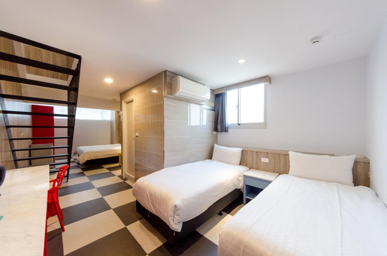 P&E Hotel Тайнань Экстерьер фото