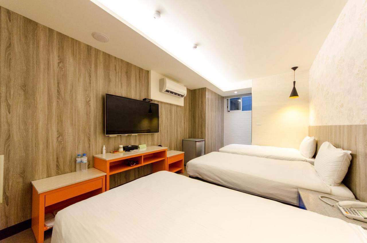 P&E Hotel Тайнань Экстерьер фото