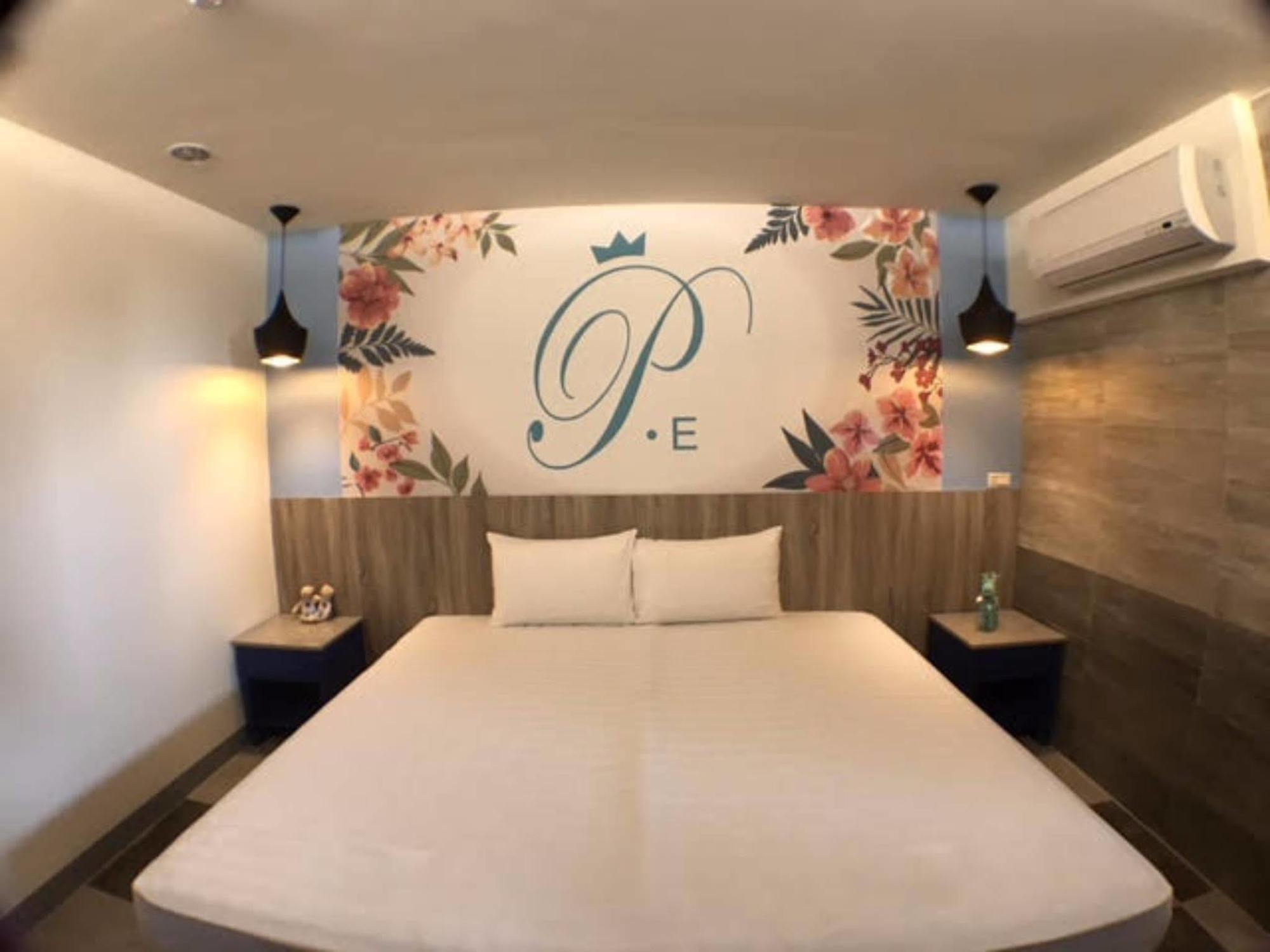P&E Hotel Тайнань Экстерьер фото