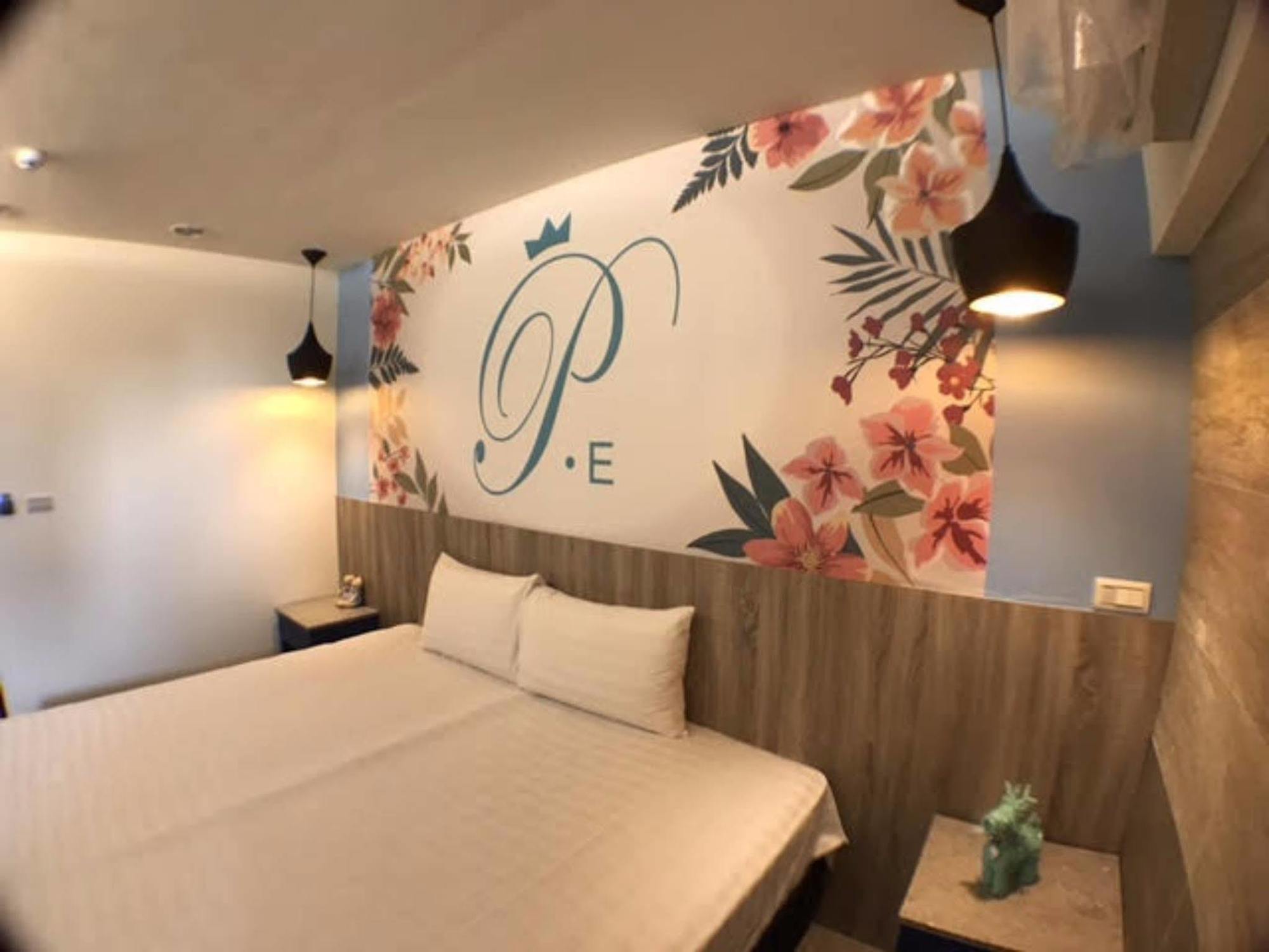 P&E Hotel Тайнань Экстерьер фото