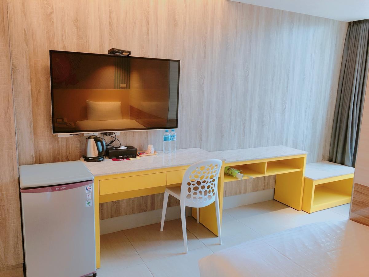 P&E Hotel Тайнань Экстерьер фото