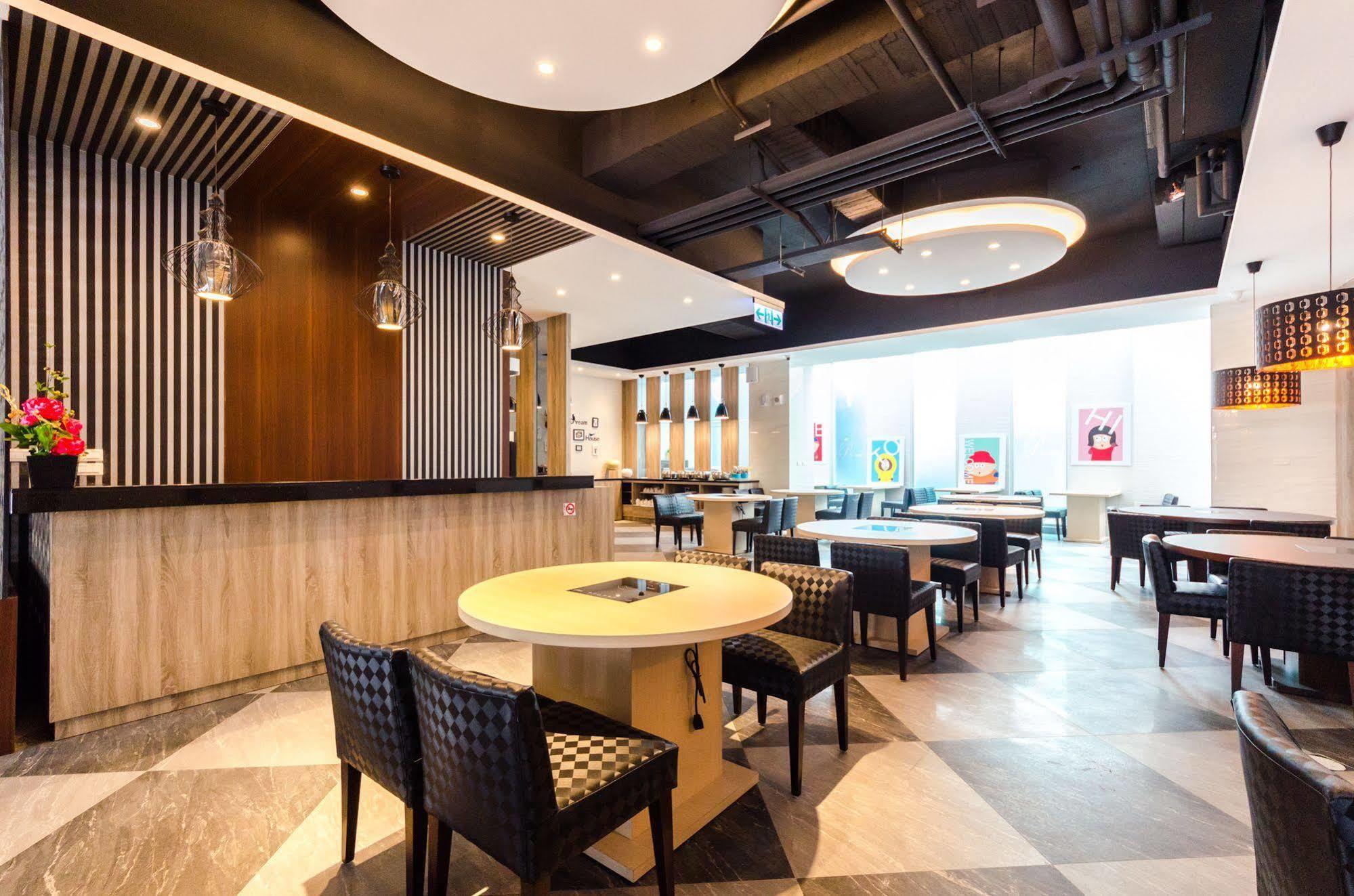 P&E Hotel Тайнань Экстерьер фото
