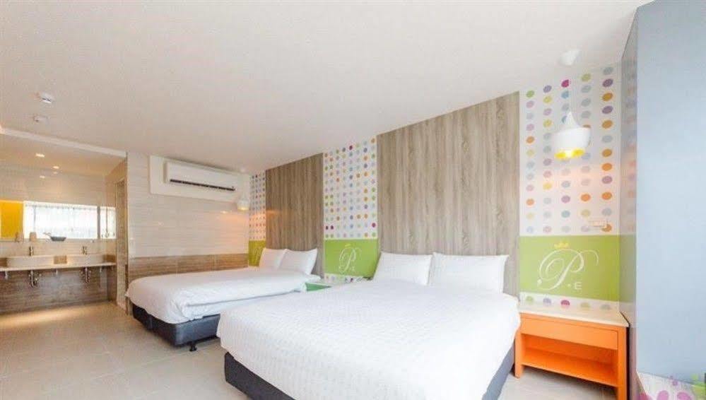 P&E Hotel Тайнань Экстерьер фото