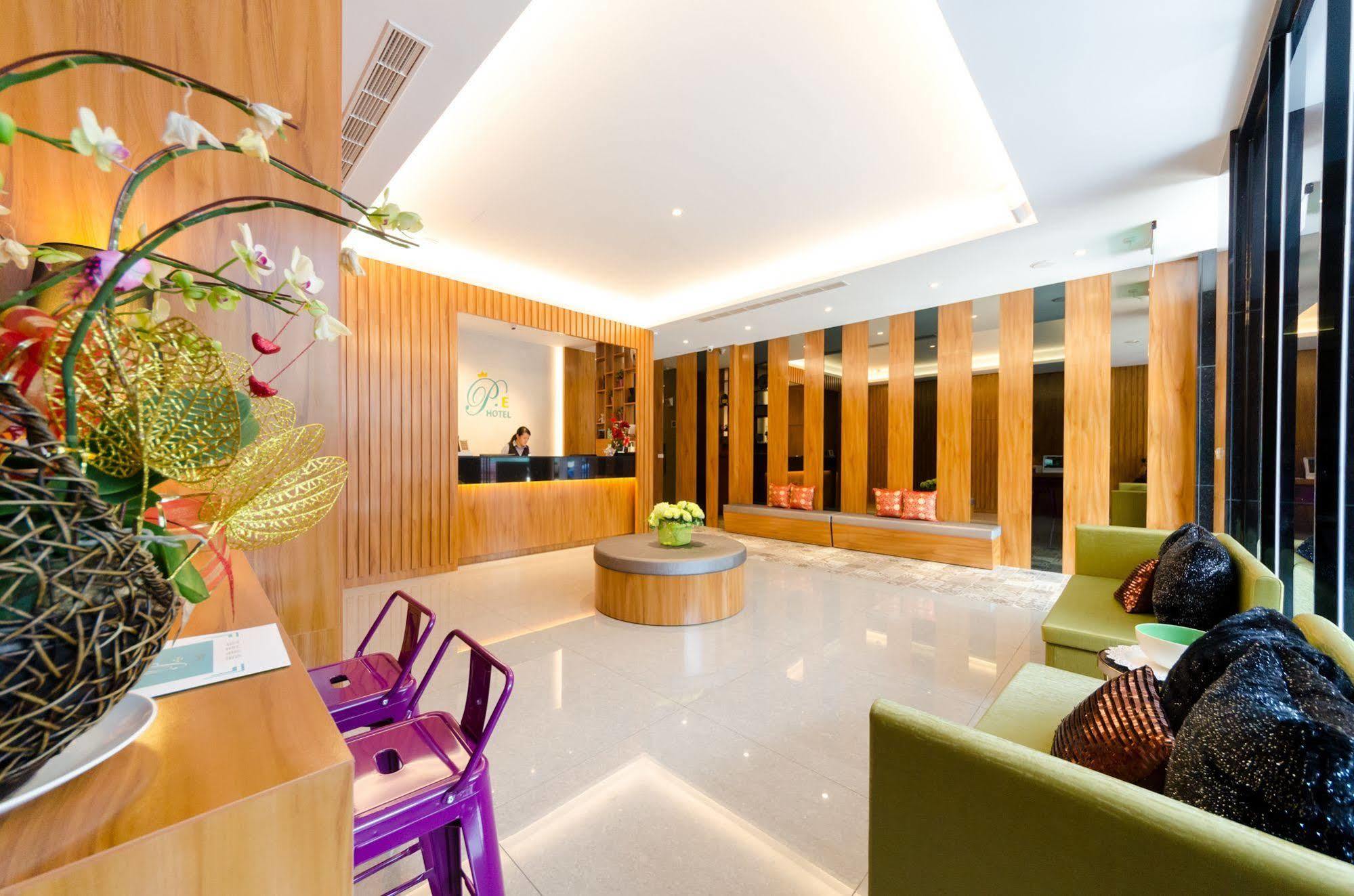 P&E Hotel Тайнань Экстерьер фото